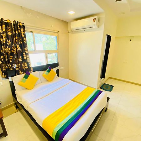 Hotel Aakash Navrangpura Ahmedabad Ngoại thất bức ảnh