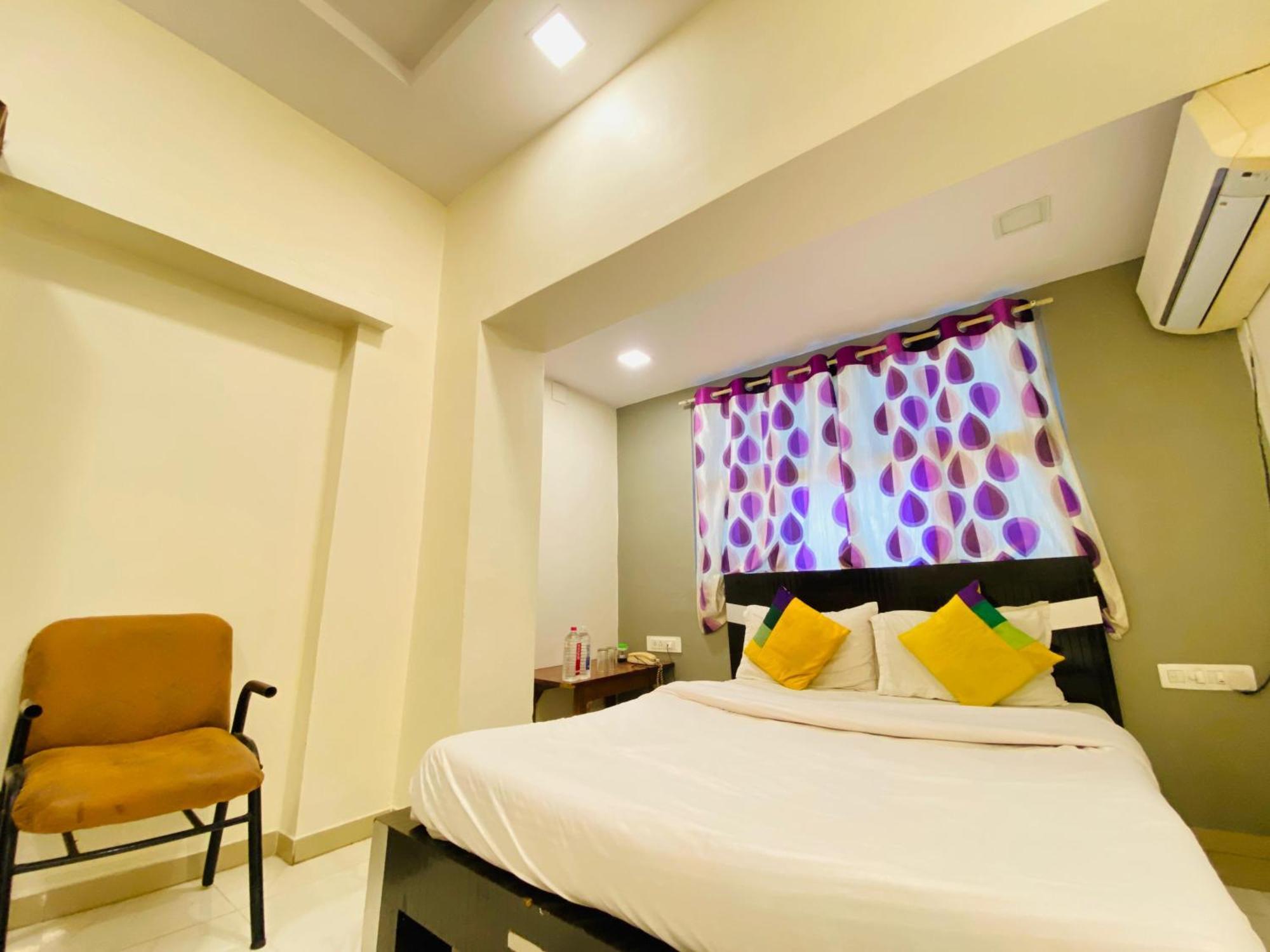 Hotel Aakash Navrangpura Ahmedabad Ngoại thất bức ảnh