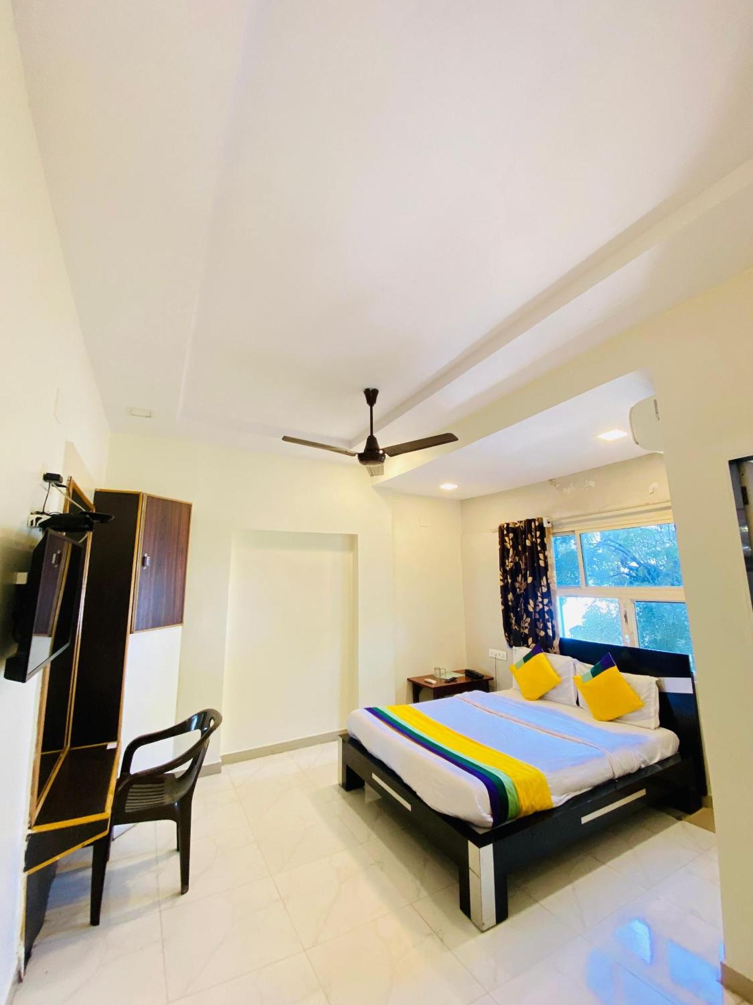 Hotel Aakash Navrangpura Ahmedabad Ngoại thất bức ảnh