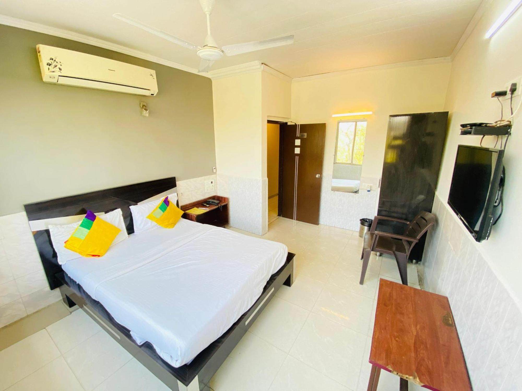 Hotel Aakash Navrangpura Ahmedabad Ngoại thất bức ảnh