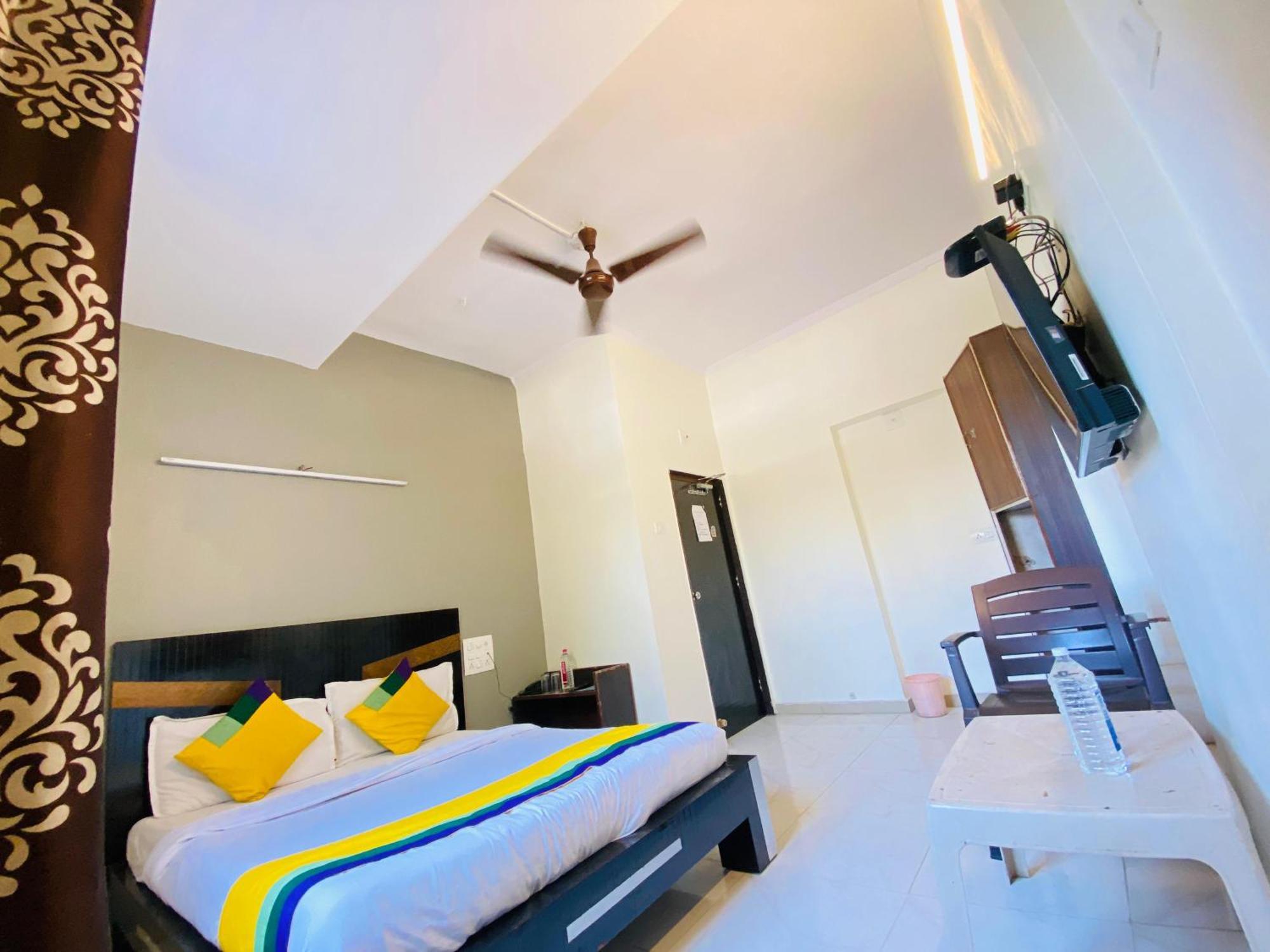 Hotel Aakash Navrangpura Ahmedabad Ngoại thất bức ảnh