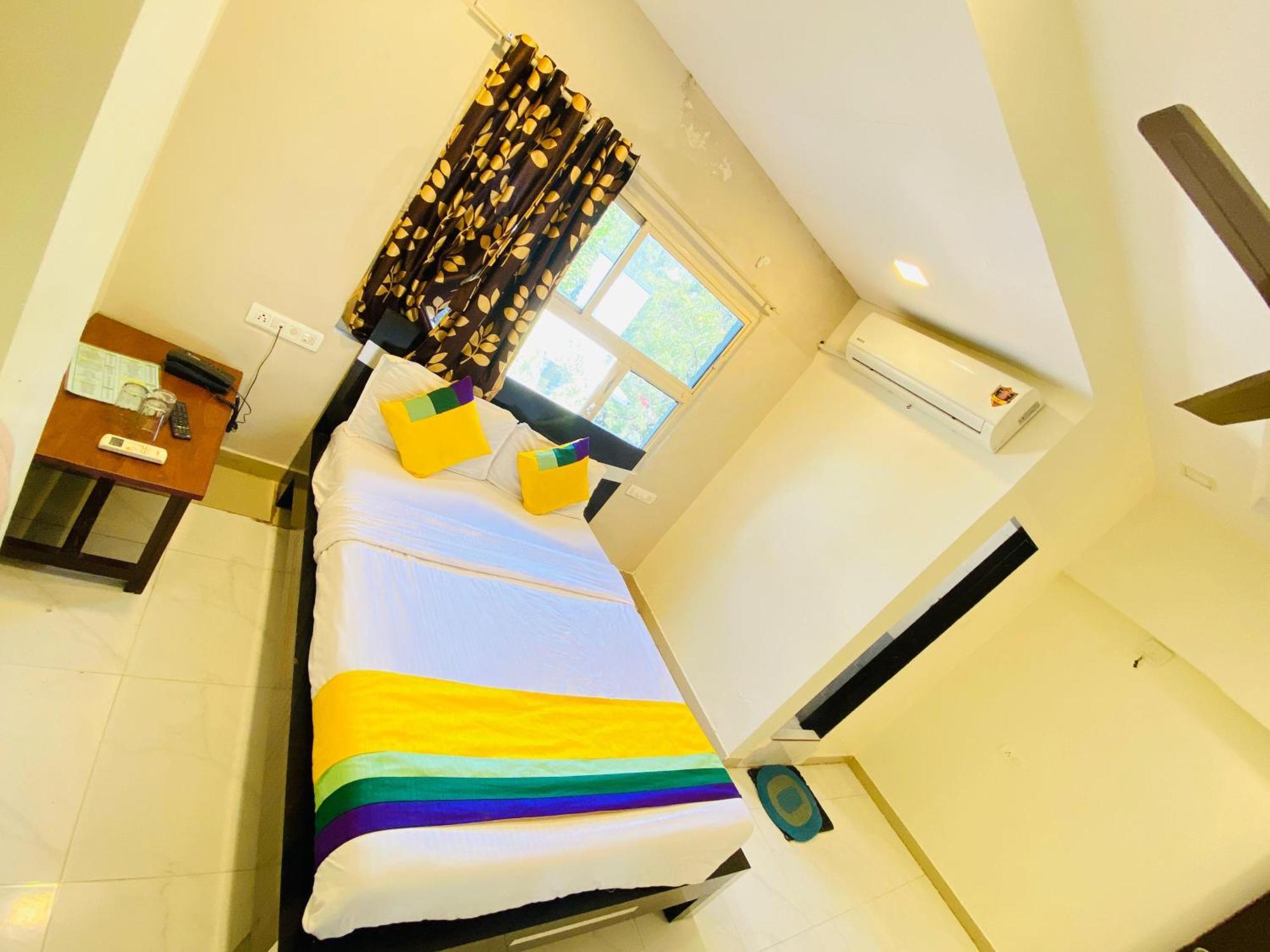 Hotel Aakash Navrangpura Ahmedabad Ngoại thất bức ảnh