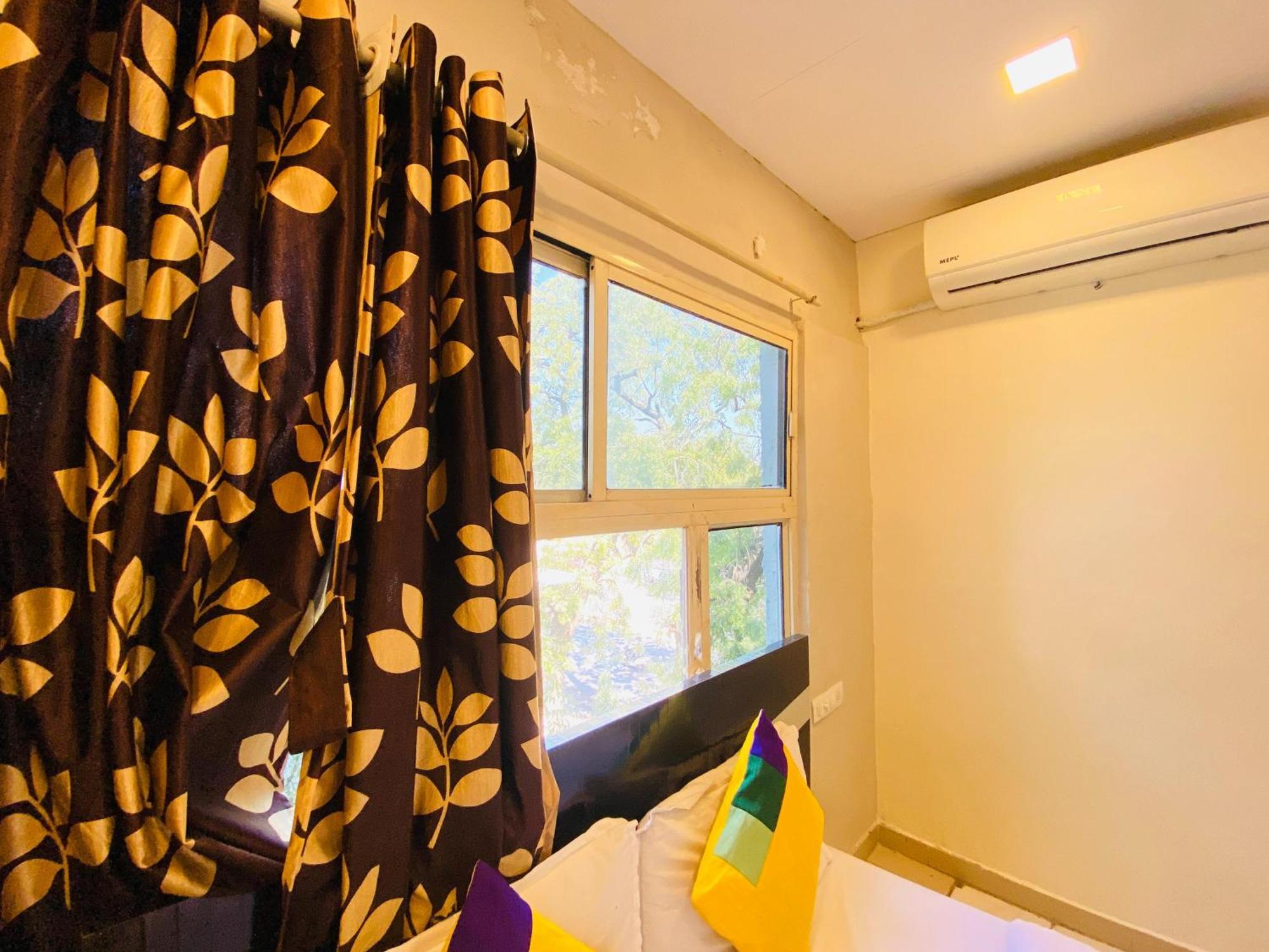 Hotel Aakash Navrangpura Ahmedabad Ngoại thất bức ảnh