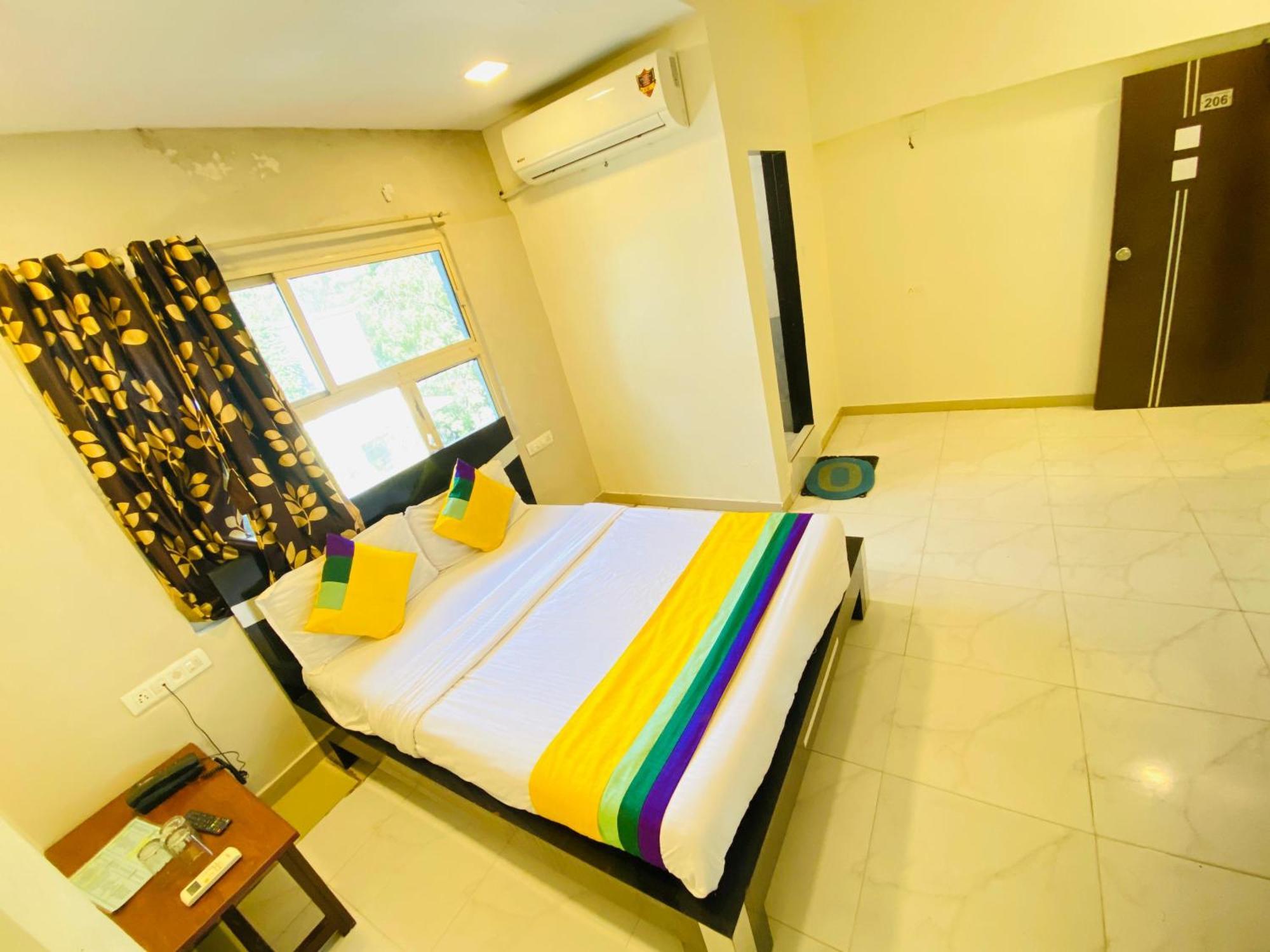 Hotel Aakash Navrangpura Ahmedabad Ngoại thất bức ảnh
