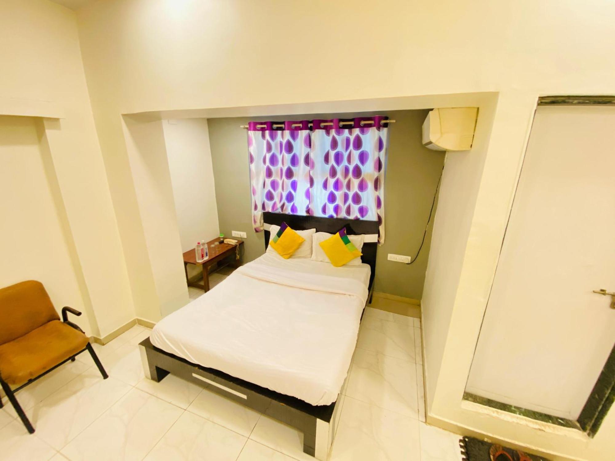 Hotel Aakash Navrangpura Ahmedabad Ngoại thất bức ảnh