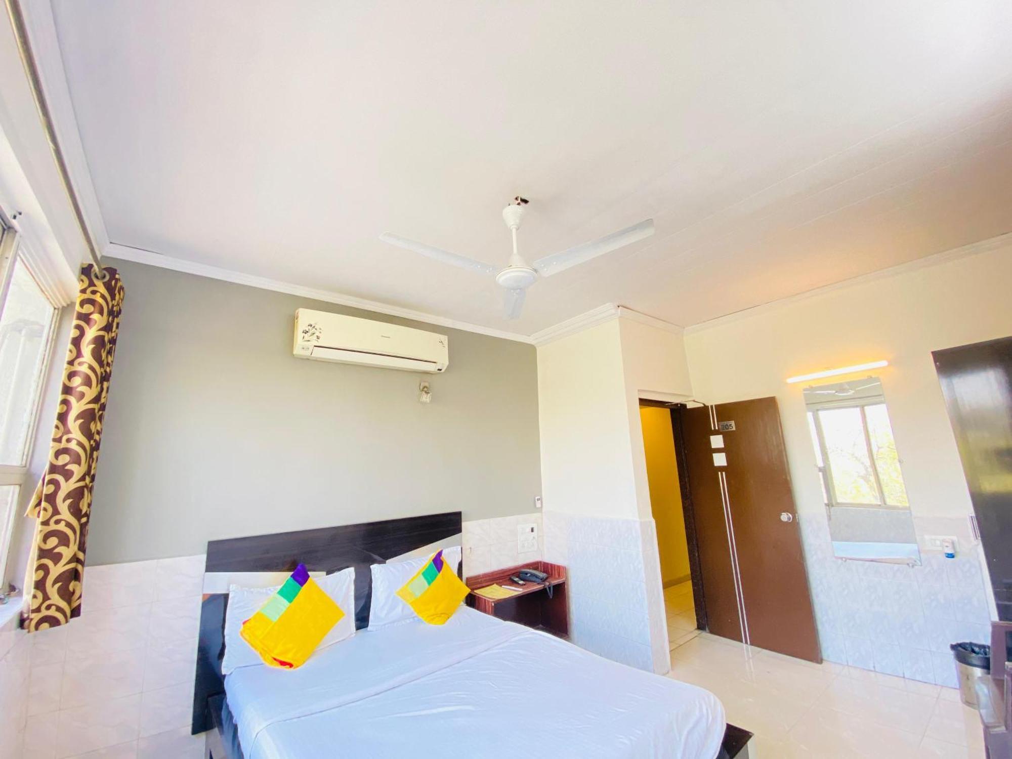 Hotel Aakash Navrangpura Ahmedabad Ngoại thất bức ảnh