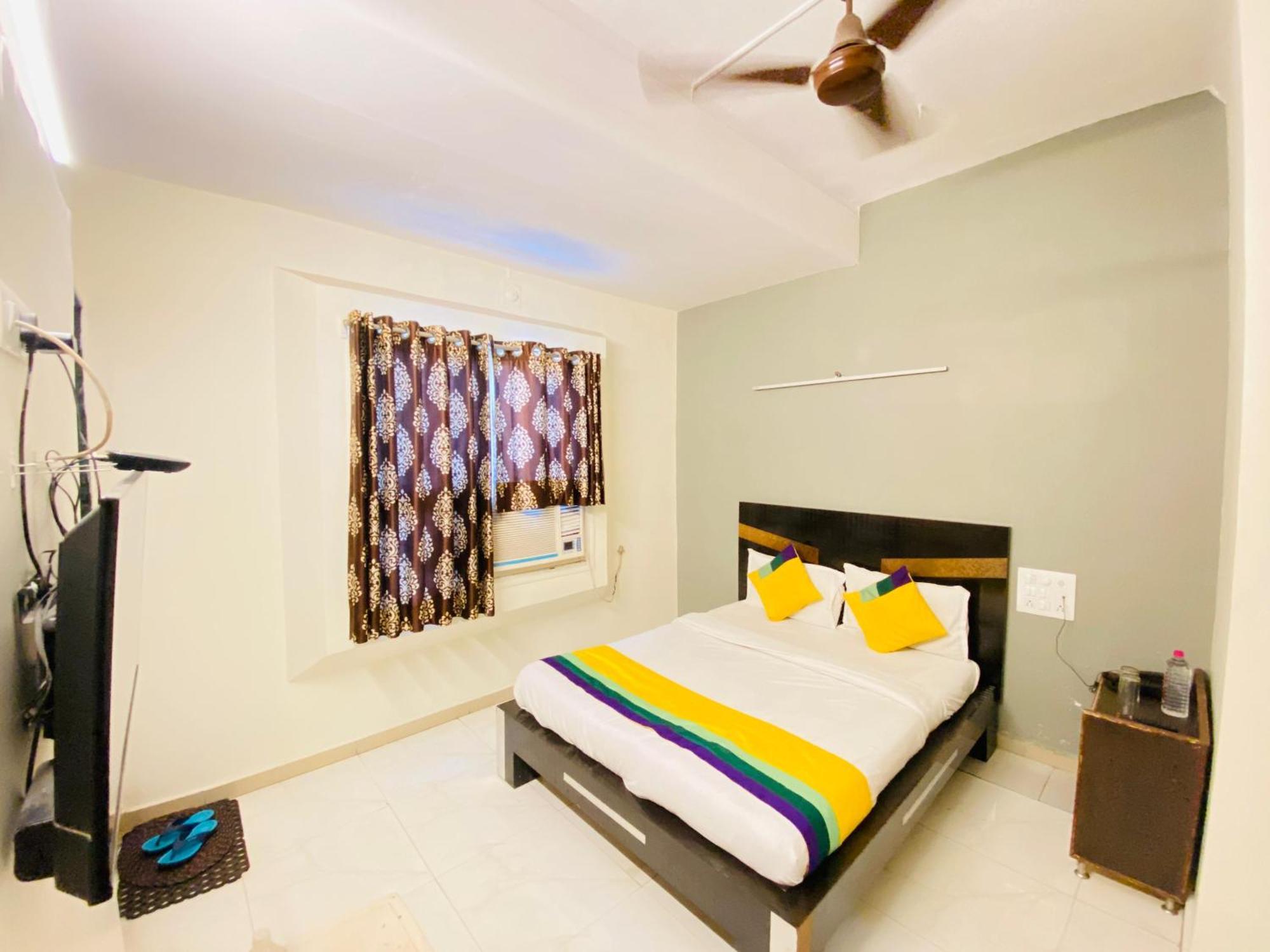 Hotel Aakash Navrangpura Ahmedabad Ngoại thất bức ảnh