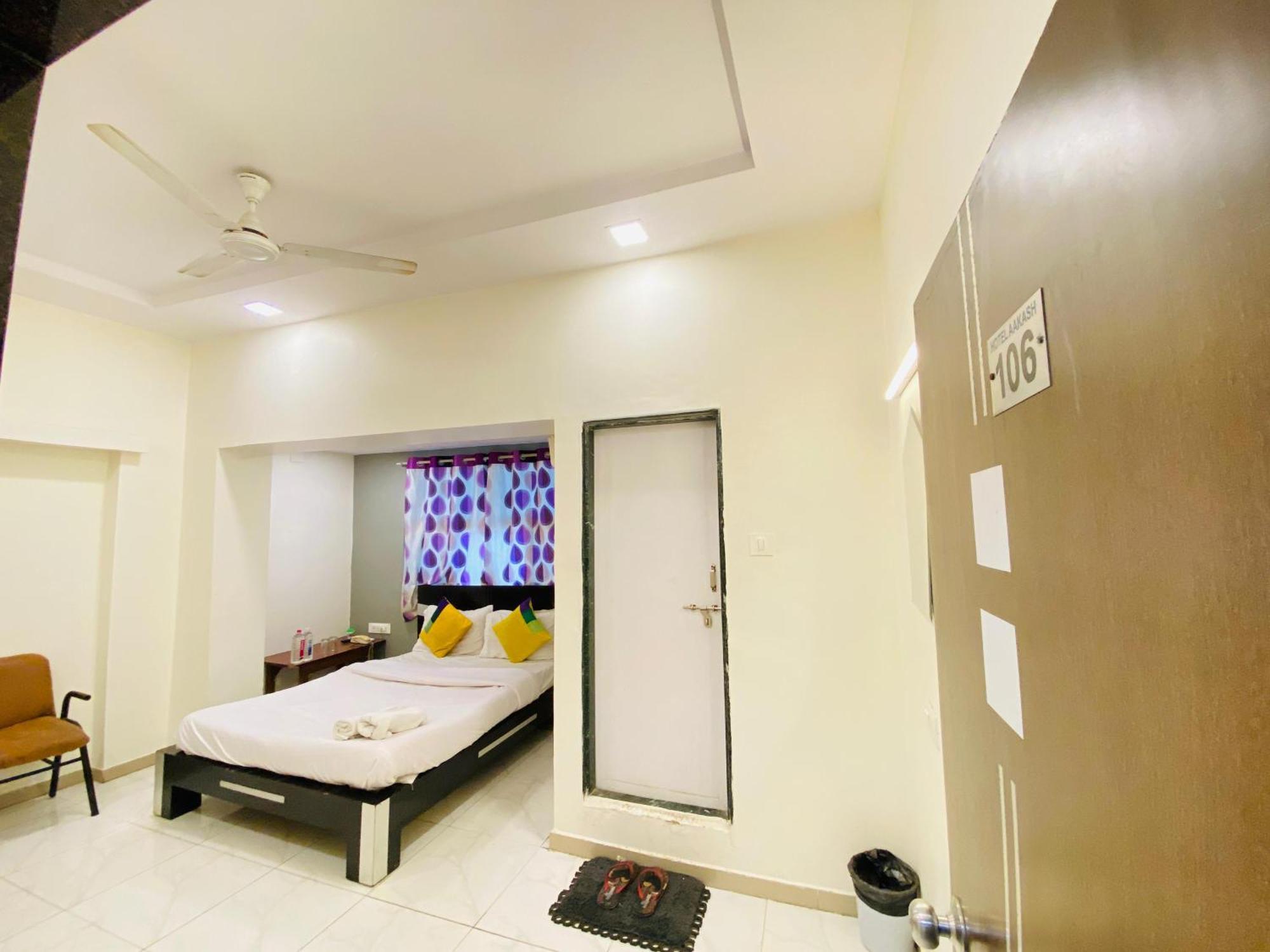 Hotel Aakash Navrangpura Ahmedabad Ngoại thất bức ảnh